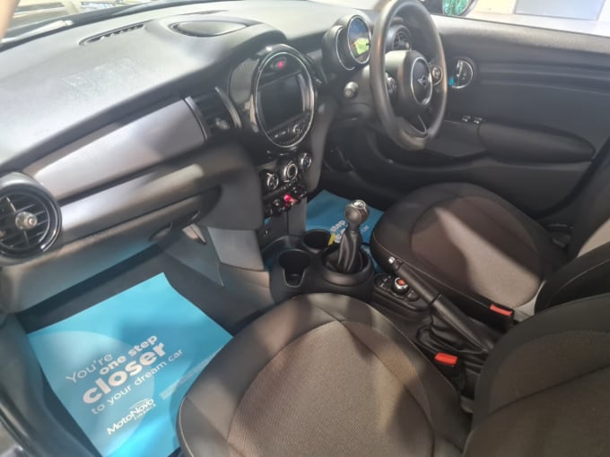 2025 Mini Hatch