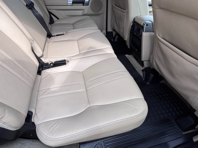 2025 Land Rover Discovery 4