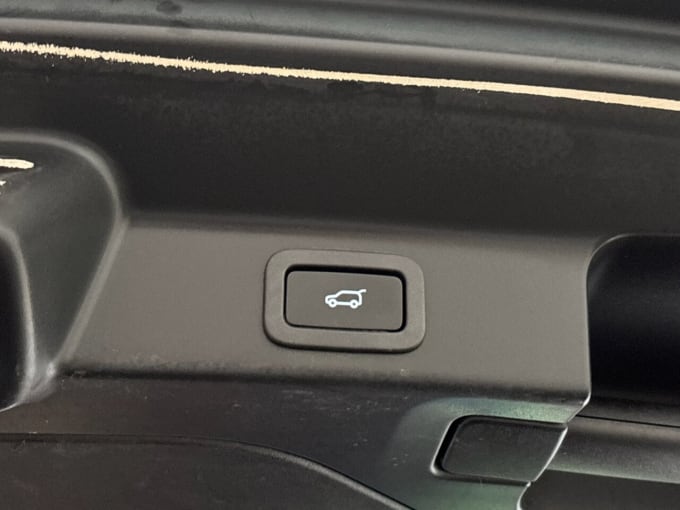 2025 Jaguar F-pace