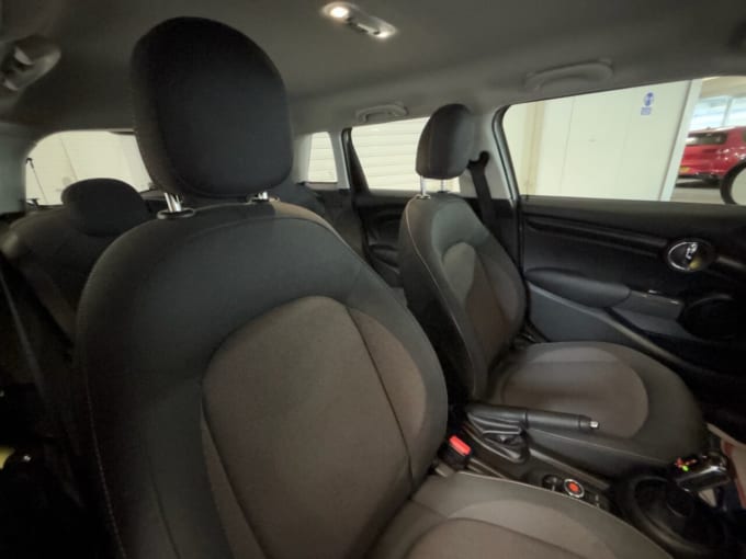 2025 Mini Hatch