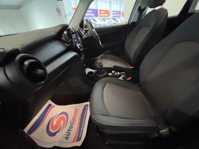 2025 Mini Hatch