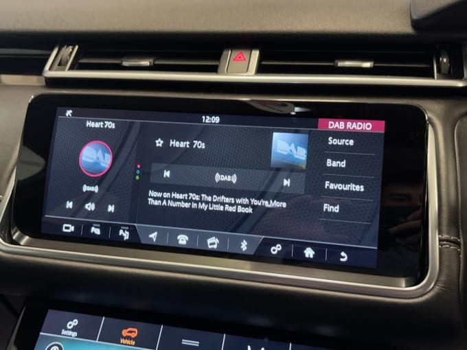 2025 Land Rover Range Rover Velar