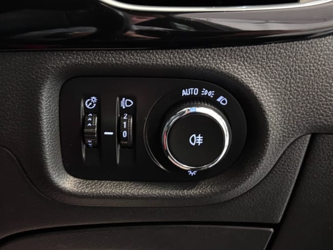 2025 Vauxhall Astra