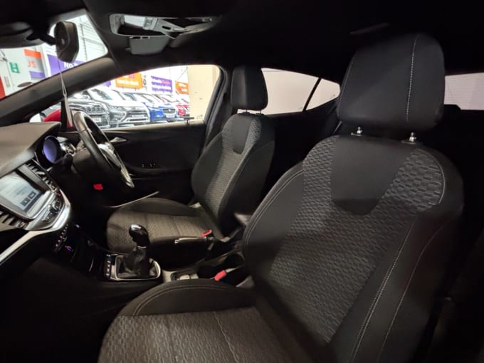 2025 Vauxhall Astra