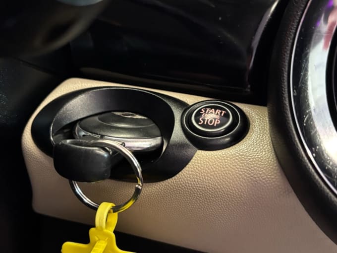 2025 Mini Hatch