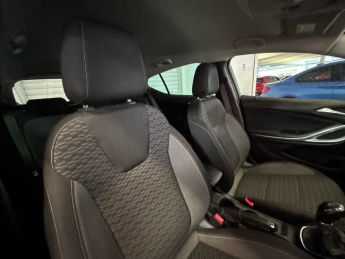 2025 Vauxhall Astra