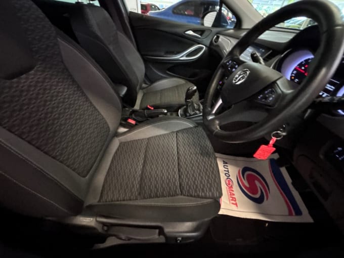 2025 Vauxhall Astra