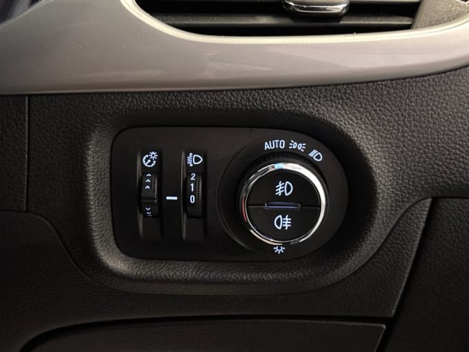 2025 Vauxhall Astra