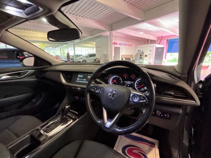 2025 Vauxhall Insignia
