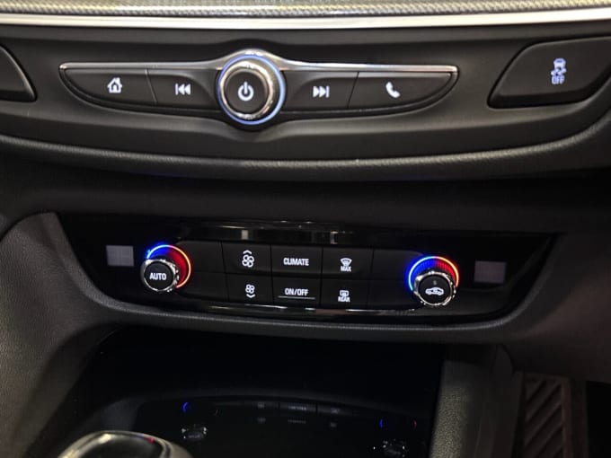 2025 Vauxhall Insignia