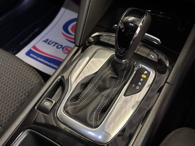 2025 Vauxhall Insignia