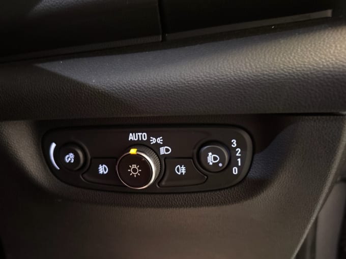 2025 Vauxhall Insignia