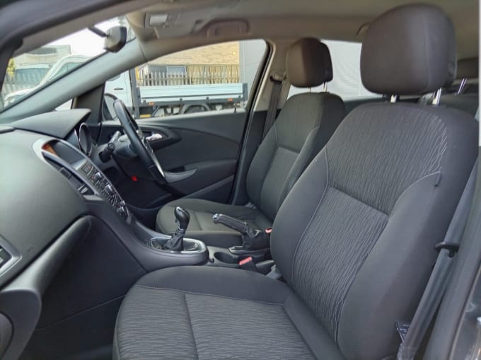 2025 Ford C-max