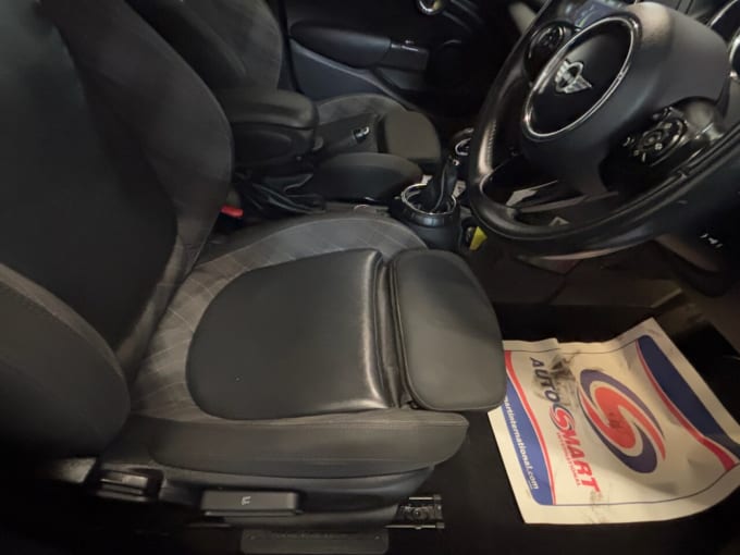 2025 Mini Hatch