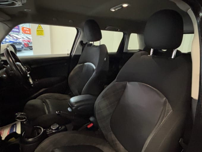 2025 Mini Hatch