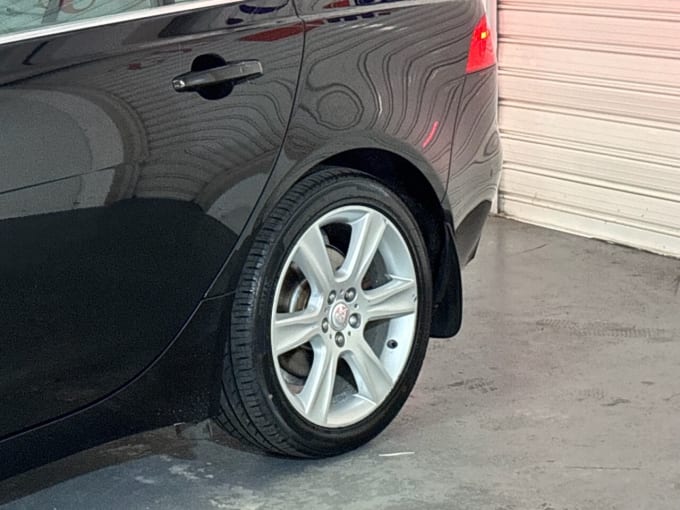 2025 Jaguar Xe