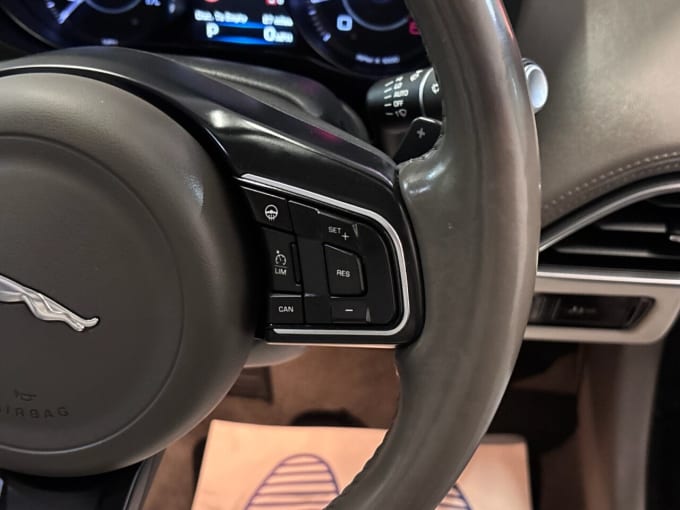 2025 Jaguar Xe