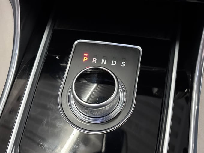 2025 Jaguar Xe