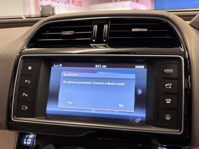 2025 Jaguar Xe