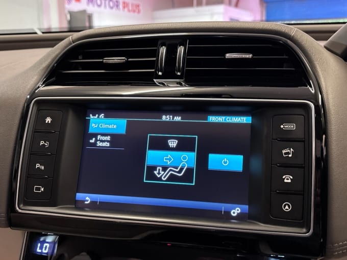 2025 Jaguar Xe