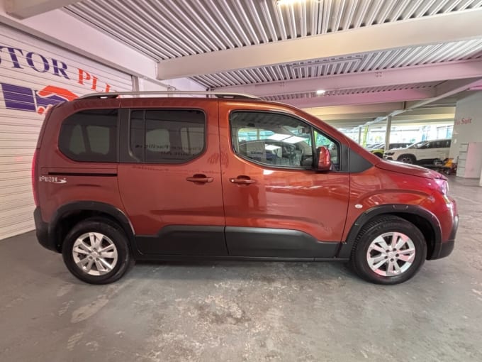 2025 Peugeot Rifter