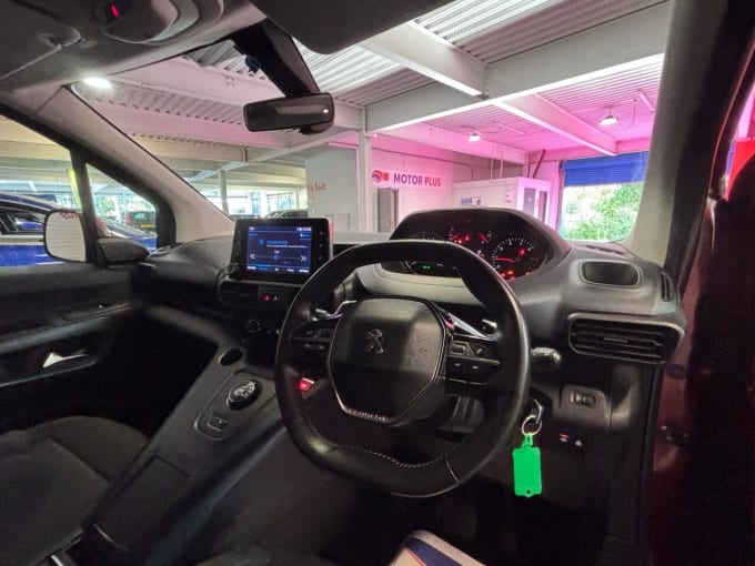 2025 Peugeot Rifter
