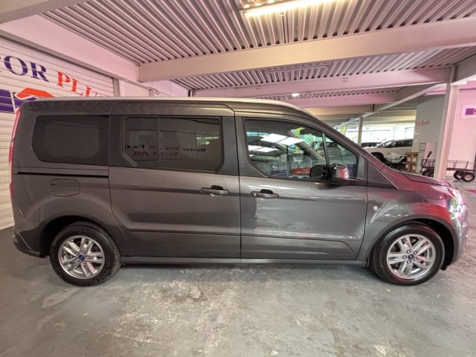 2025 Ford Grand Tourneo Connect