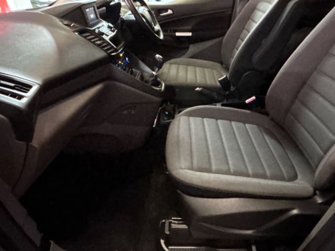 2025 Ford Grand Tourneo Connect