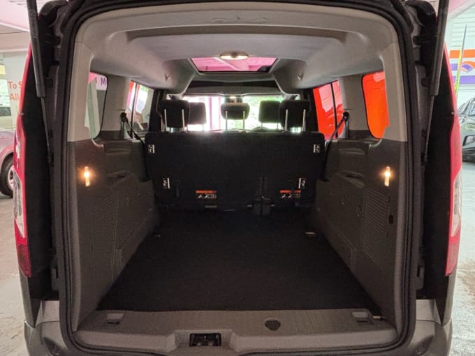 2025 Ford Grand Tourneo Connect