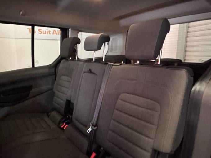 2025 Ford Grand Tourneo Connect
