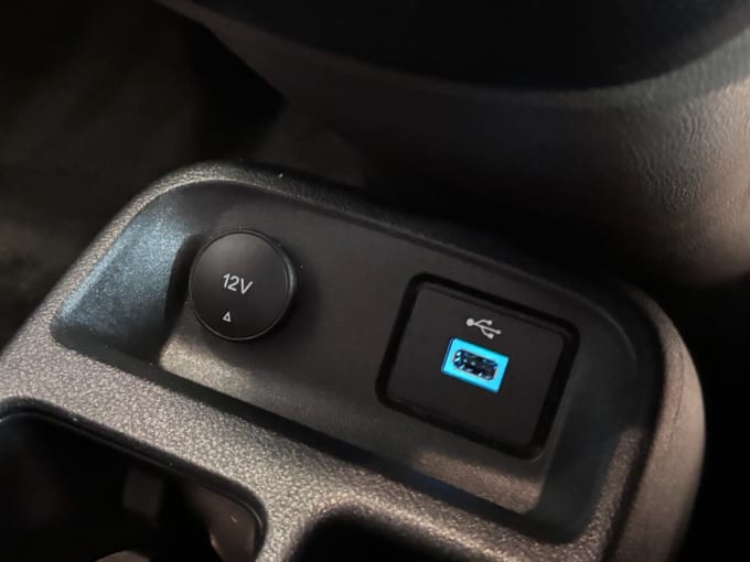 2025 Ford Grand Tourneo Connect