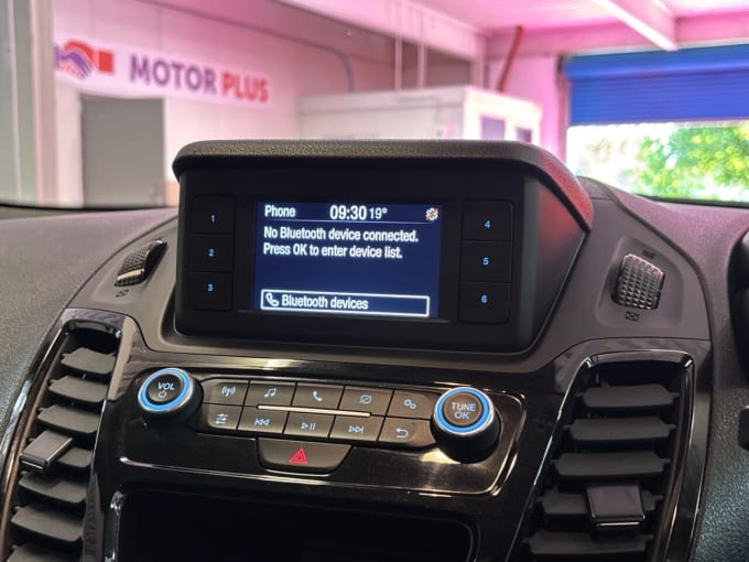 2025 Ford Grand Tourneo Connect
