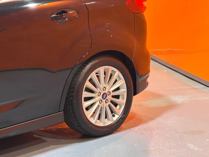 2025 Ford C-max