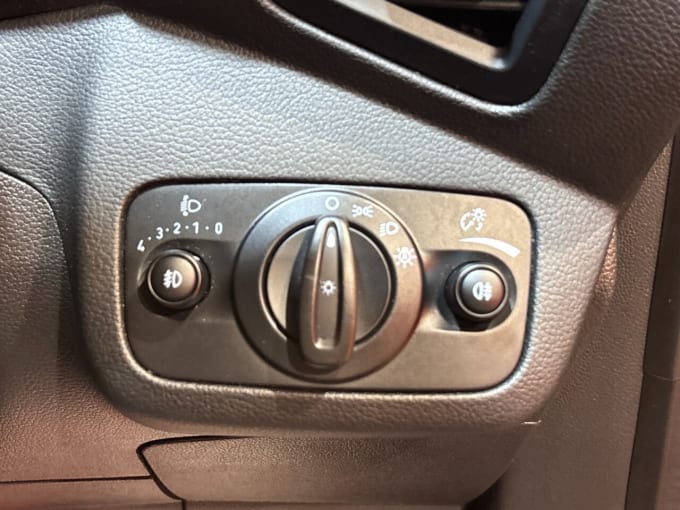 2025 Ford C-max