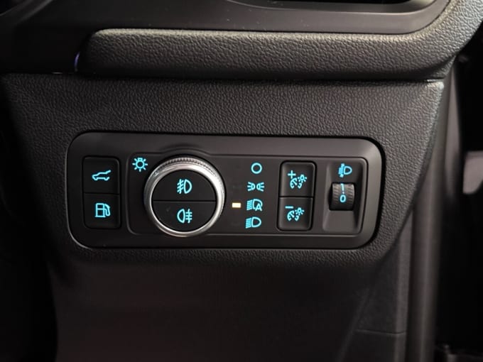 2025 Ford Kuga