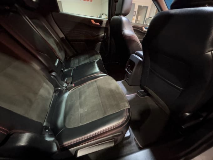 2025 Ford Kuga