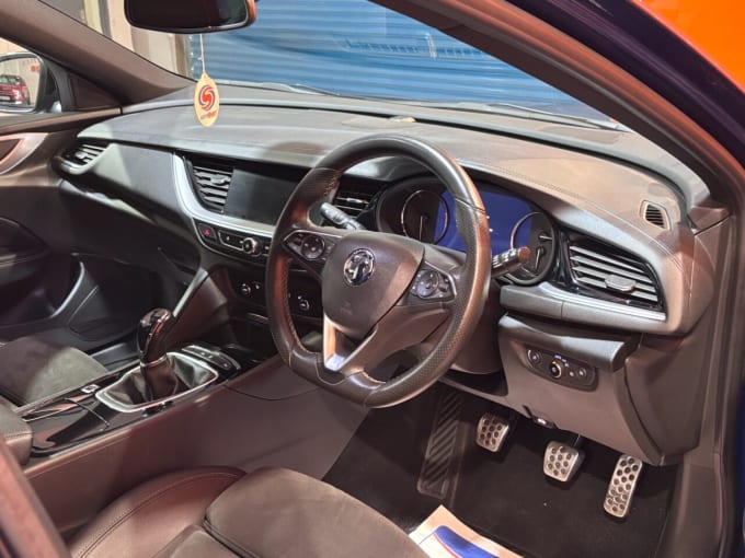 2025 Vauxhall Insignia