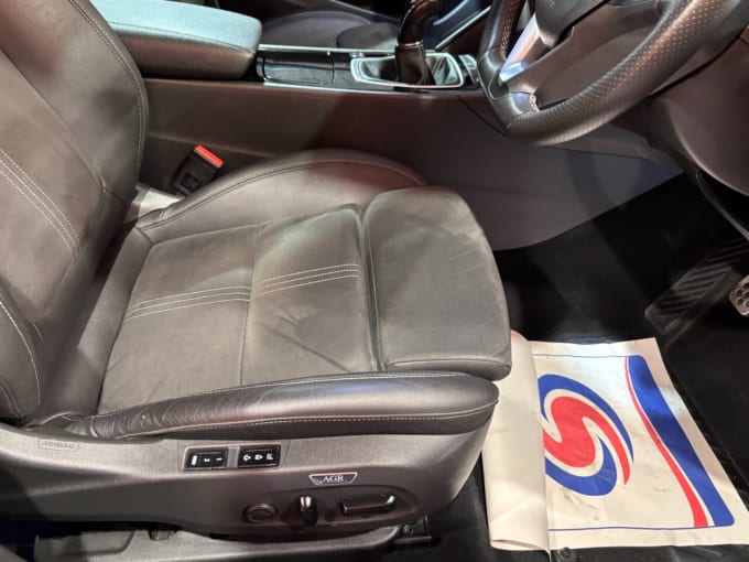 2025 Vauxhall Insignia