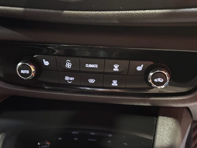 2025 Vauxhall Insignia