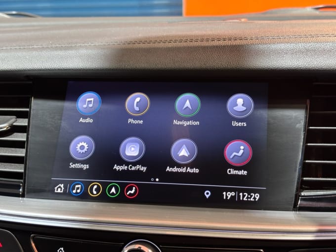 2025 Vauxhall Insignia