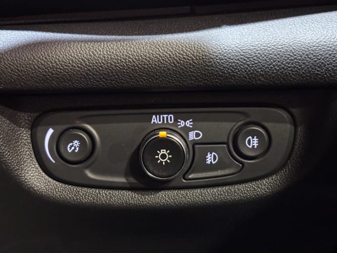 2025 Vauxhall Insignia