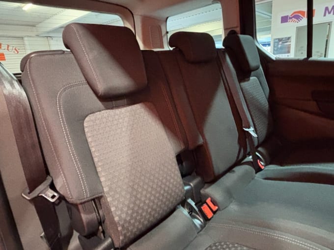 2025 Ford Grand Tourneo Connect