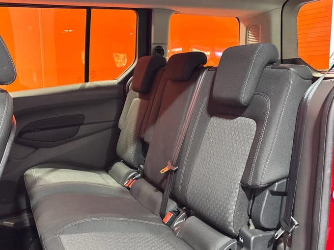 2025 Ford Grand Tourneo Connect