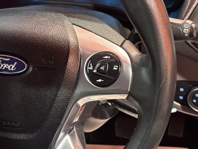2025 Ford Grand Tourneo Connect