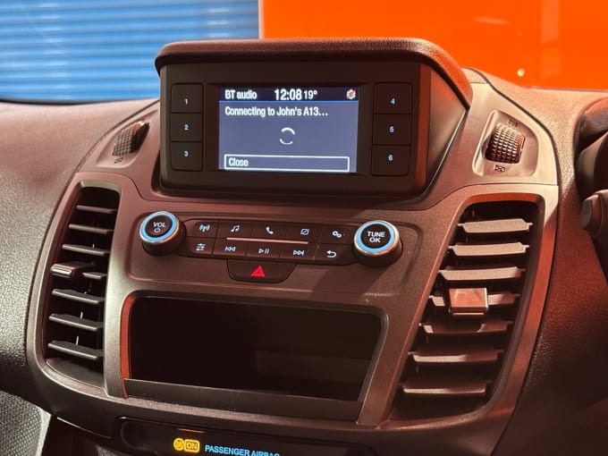 2025 Ford Grand Tourneo Connect
