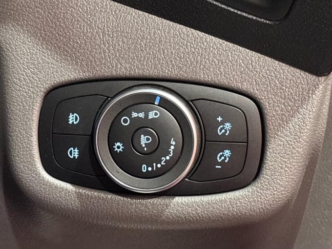 2025 Ford Grand Tourneo Connect
