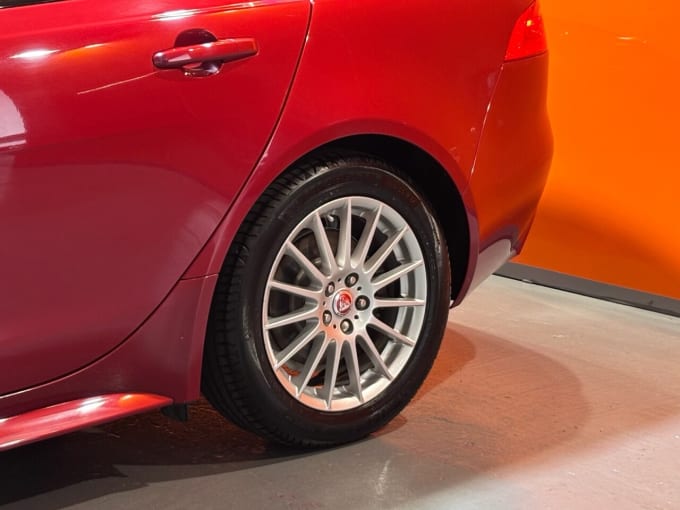 2025 Jaguar Xe