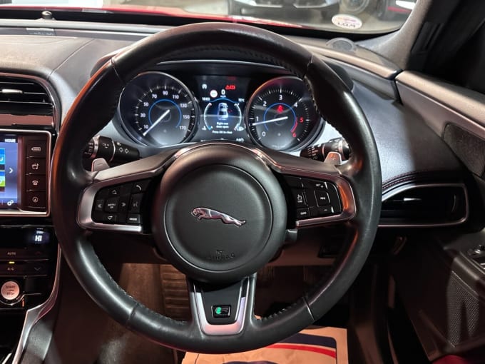 2025 Jaguar Xe