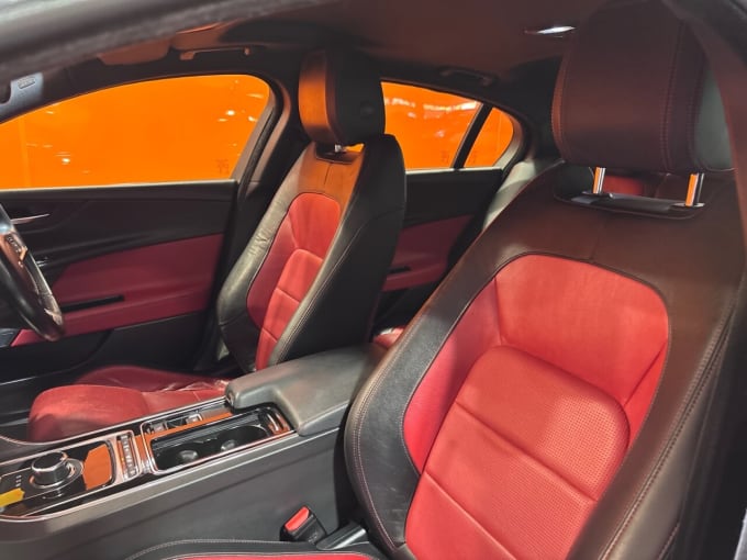 2025 Jaguar Xe