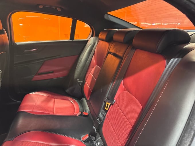 2025 Jaguar Xe